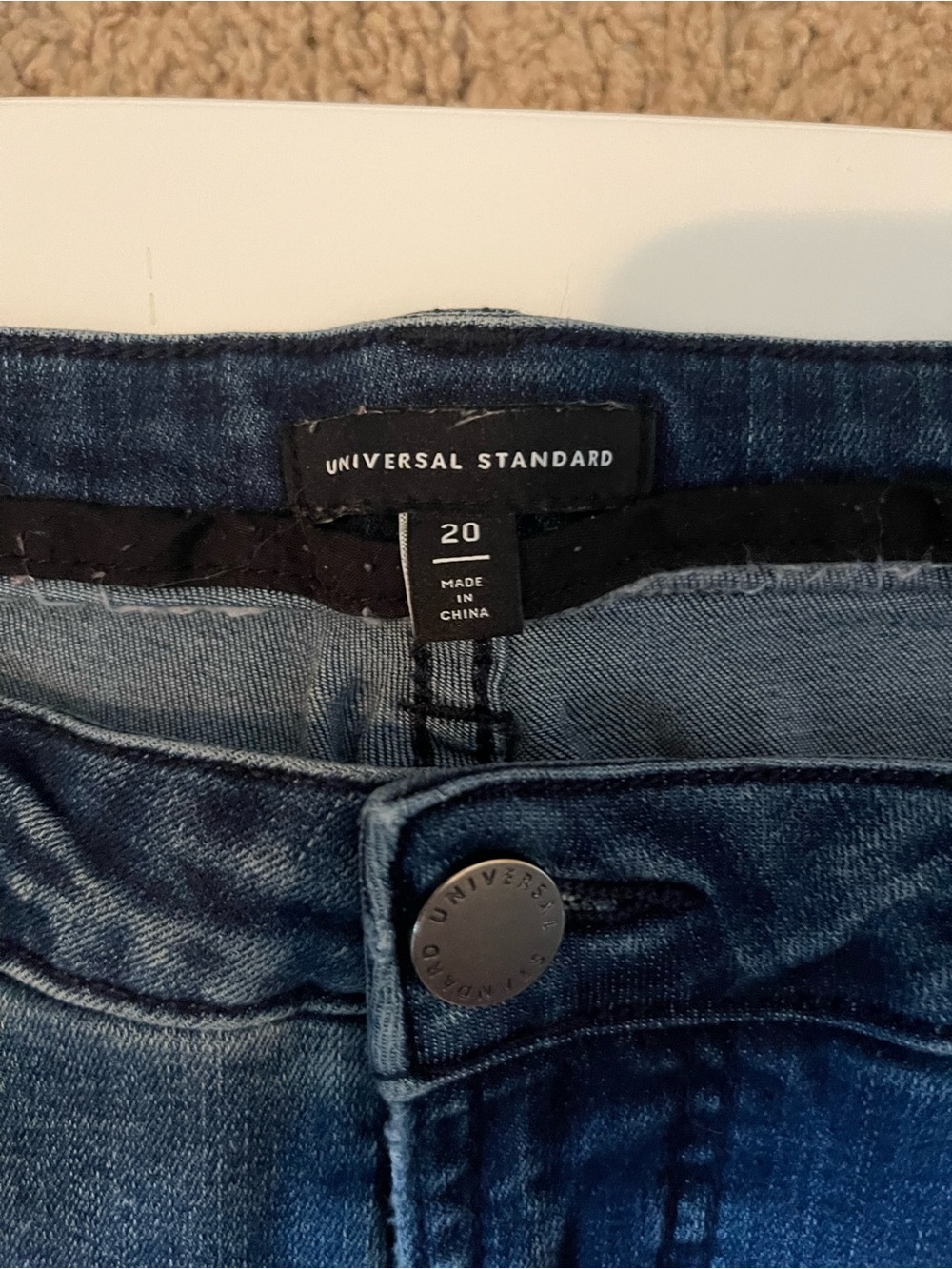 Universal Standard Jeans Size 20 Blue Denim Straight Leg - Picture 4 of 5